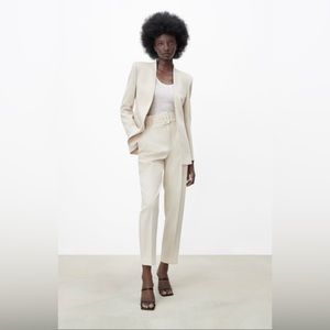 Zara ‘Inverted Lapel Long Blazer’ in cream. Size XS. Unworn.